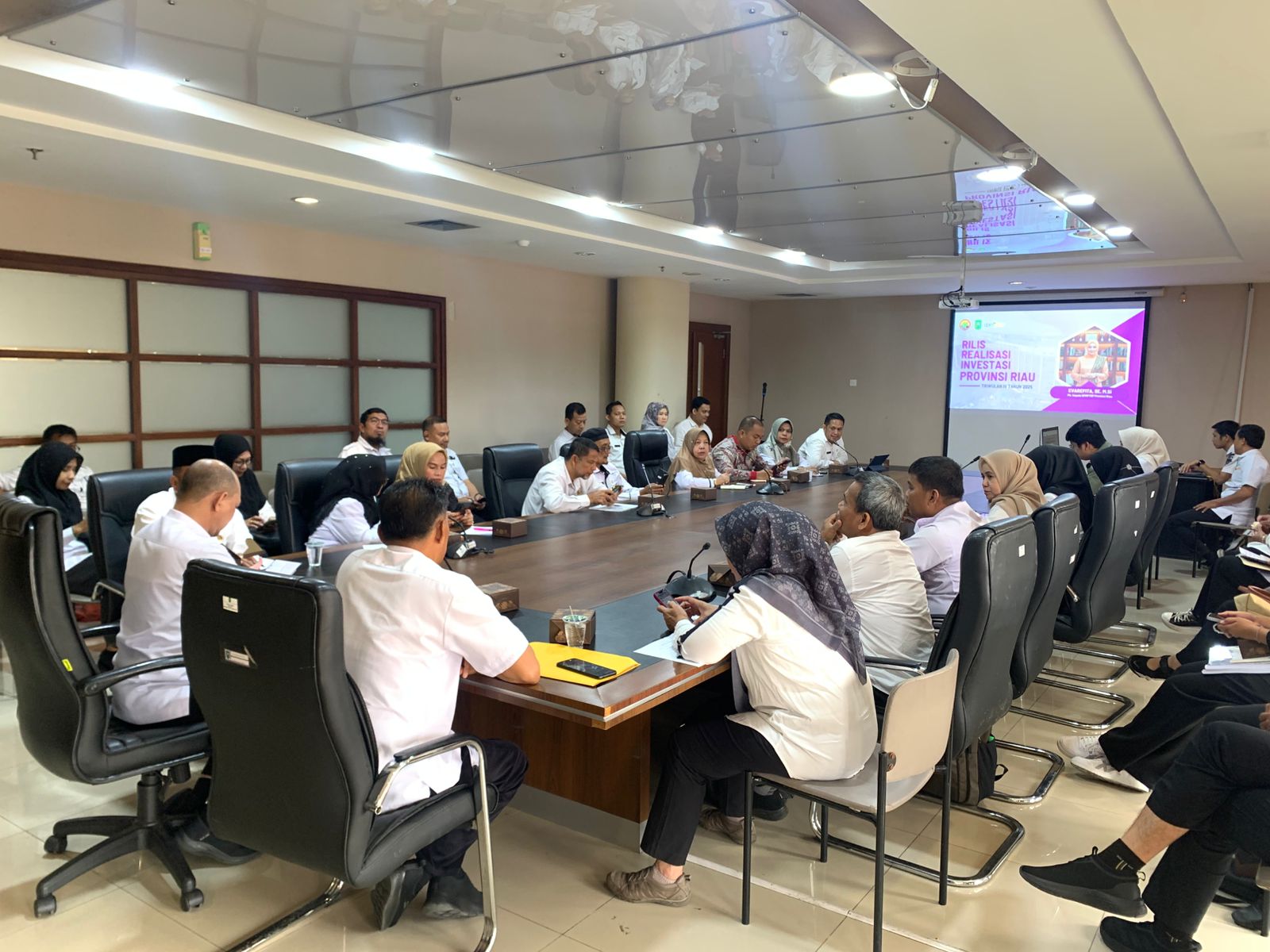 Riau Juara Investasi Sumatera 2025