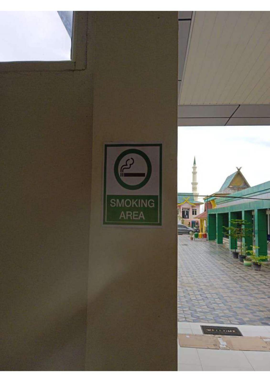 SMOKING AREA